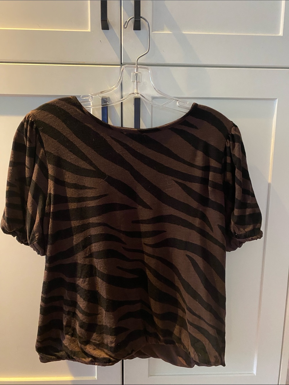 Reitmans Brown and Black Zebra-Stripe Puff Sleeve Top